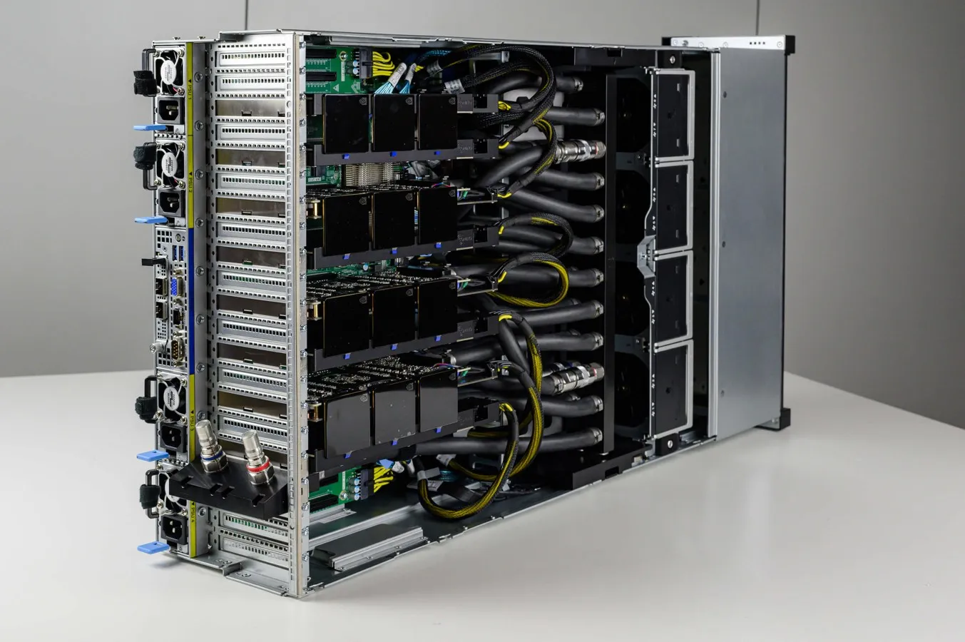 نکات مهم در خرید سرور GPU - راهنمای خرید سرور gpu